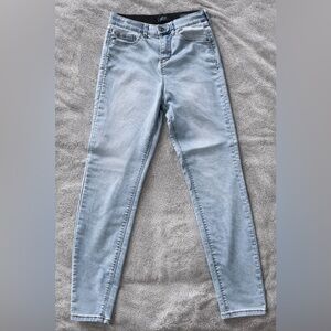 Curve Appeal Comfort Waist High Rise Skinny Jeans Light Wash Size 6 / 28